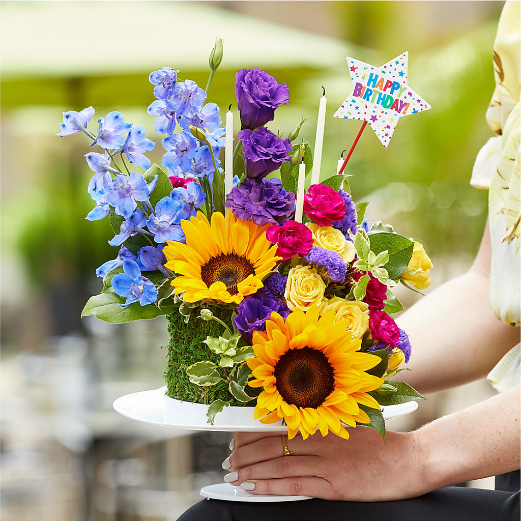 Star of the Day Floral Cake – BEBE'S FLOWER SHOP, Los Angeles CA