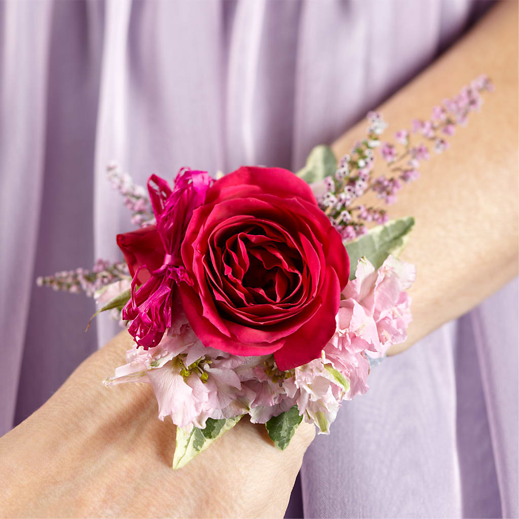 Rose Charm Corsage – BEBE'S FLOWER SHOP, Los Angeles CA