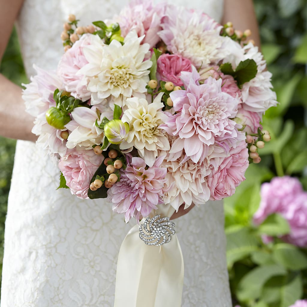 Heart's Promise Bouquet – BEBE'S FLOWER SHOP, Los Angeles CA