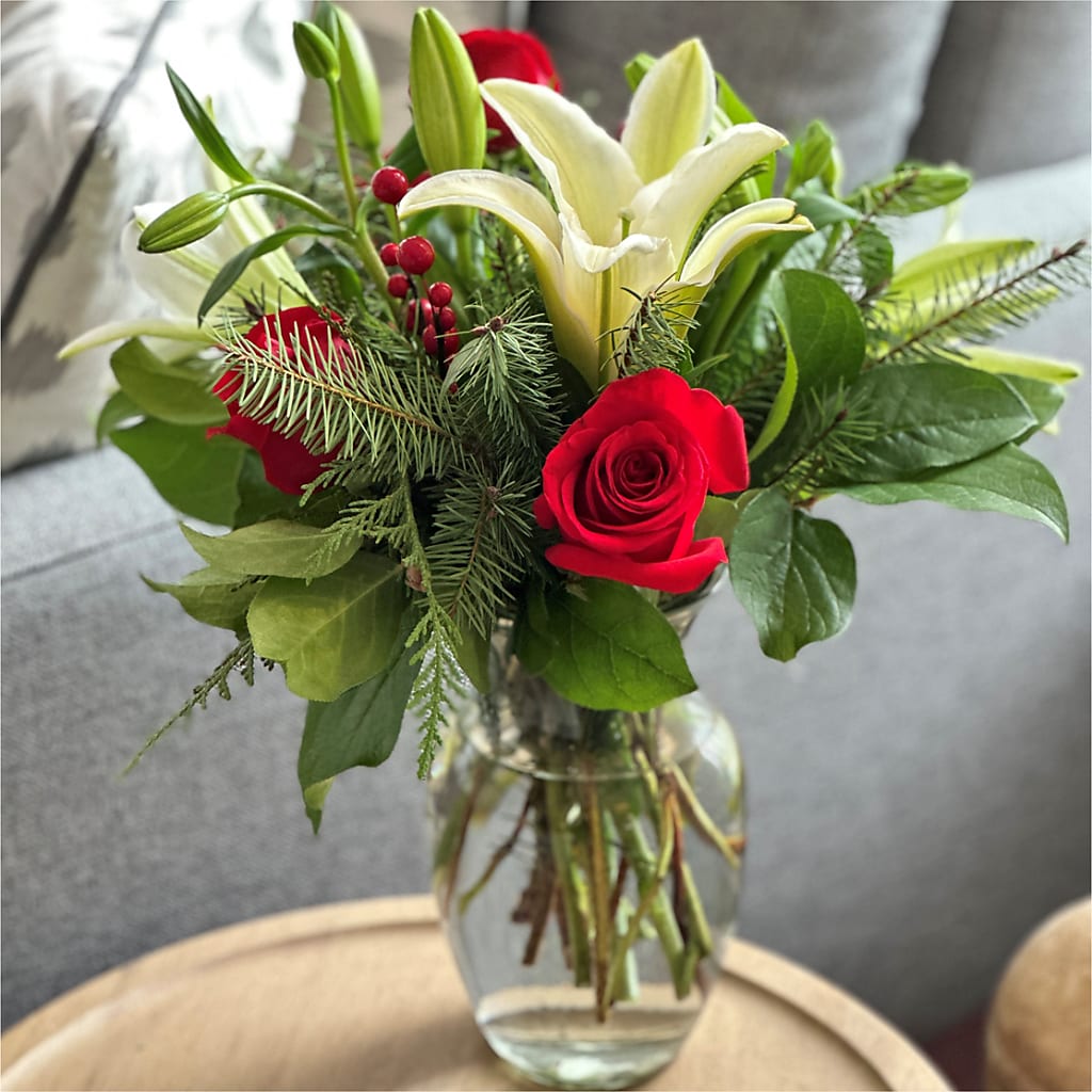 Sparkling Snowflakes Bouquet – BEBE'S FLOWER SHOP, Los Angeles CA