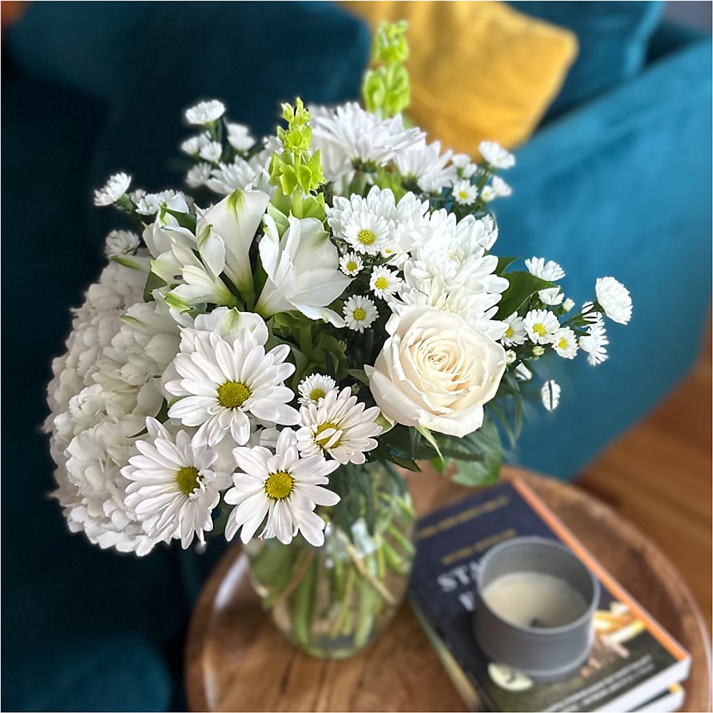 Classic Ivory – A Florist Original – BEBE'S FLOWER SHOP, Los Angeles CA