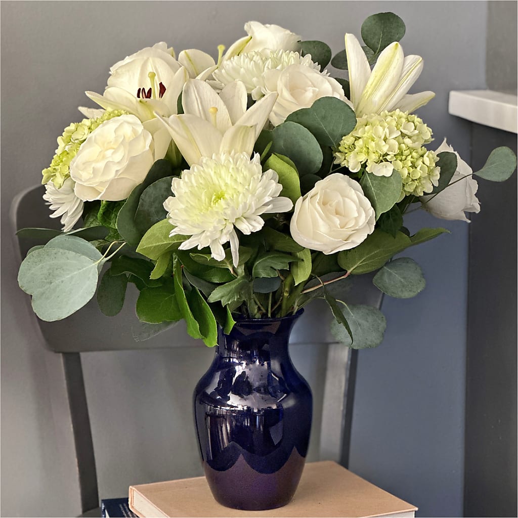 Snowy Dreams Bouquet – BEBE'S FLOWER SHOP, Los Angeles CA