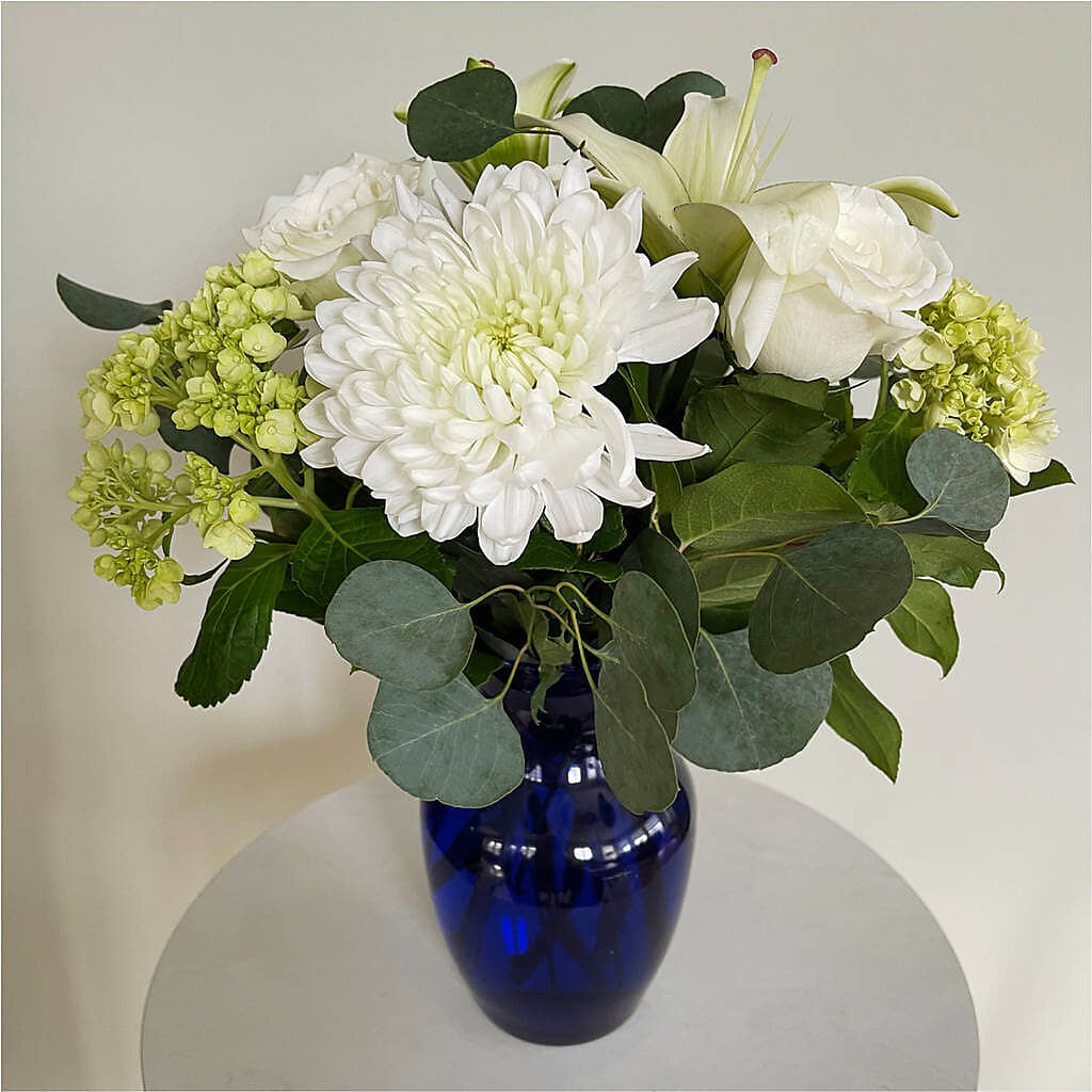 Snowy Dreams Bouquet – BEBE'S FLOWER SHOP, Los Angeles CA