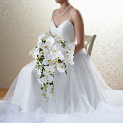 Classic White Bouquet – BEBE'S FLOWER SHOP, Los Angeles CA